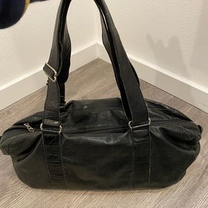 M0851 small shoulder duffle bag, black leather